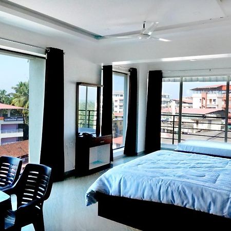 Dwarka Lodging & Boarding Mulki Luaran gambar