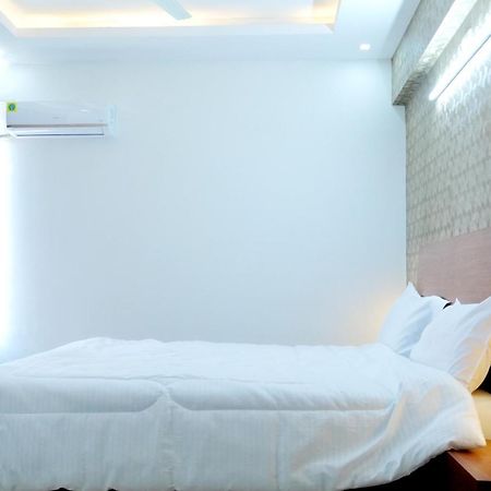 Dwarka Lodging & Boarding Mulki Luaran gambar