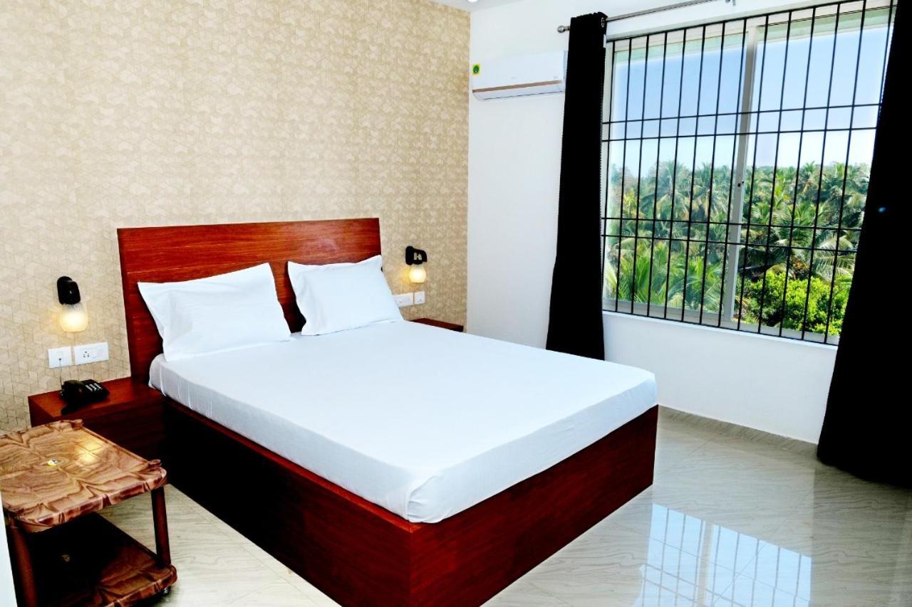 Dwarka Lodging & Boarding Mulki Luaran gambar