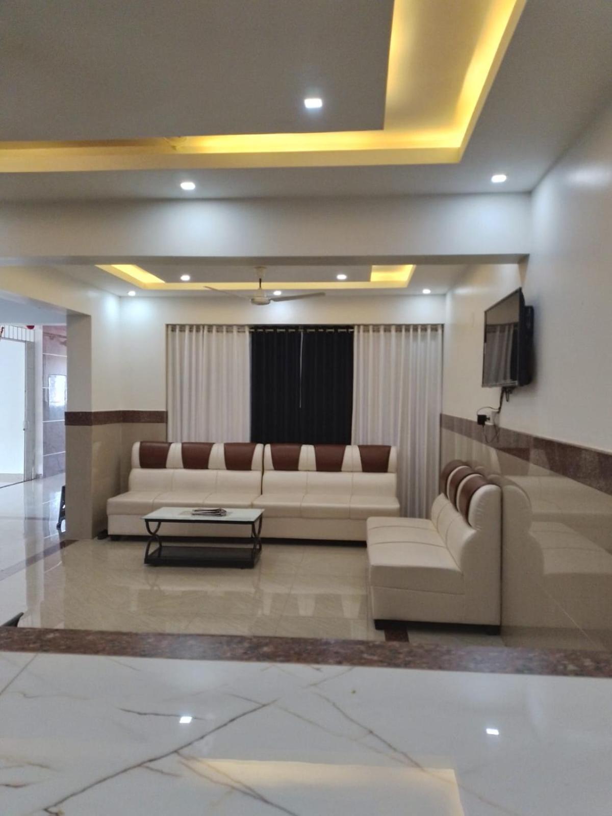 Dwarka Lodging & Boarding Mulki Luaran gambar